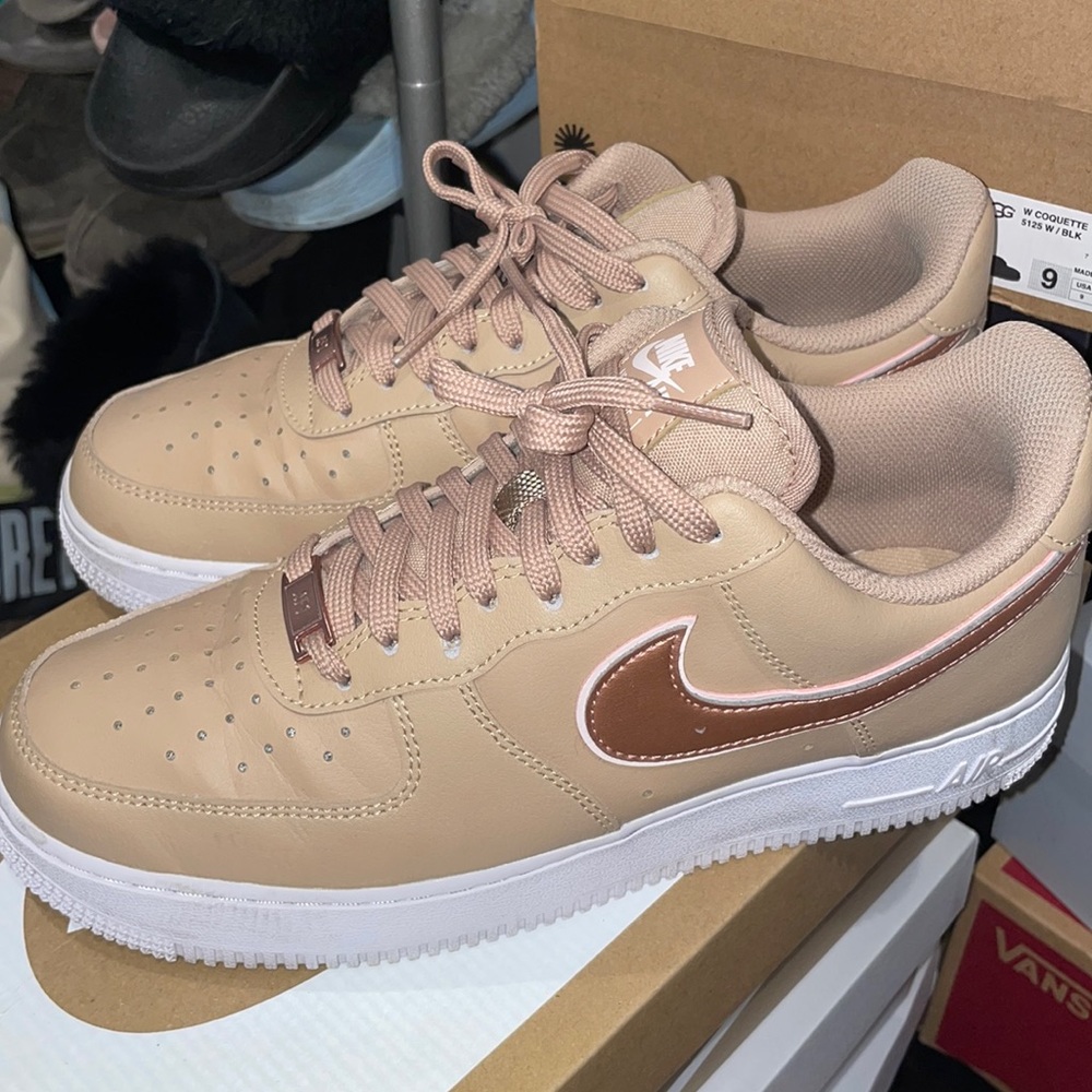Wmns Air Force 1 '07 Essential 'Hemp Metallic Rose Gold'